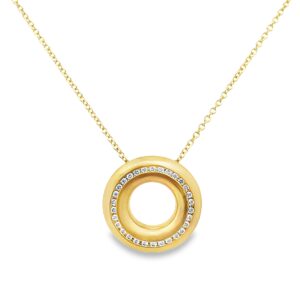 18 karat yellow gold pendant with diamonds